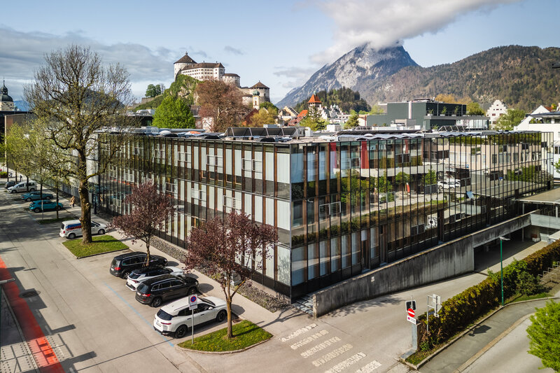 FH Kufstein Tirol von der Straßenseite. | © FH Kufstein Tirol